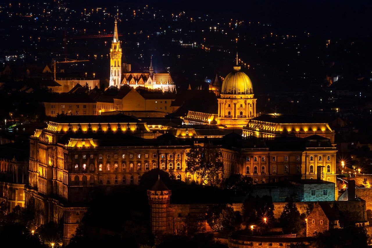 FIESTA HÚNGARA CON CENA ZÍNGARA - BUDAPEST