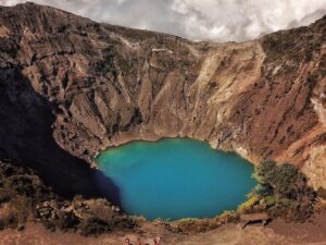 TOUR VOLCÁN IRAZU, VALLE OROSI Y JARDINES LANKASTER
