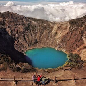 TOUR VOLCÁN IRAZU, VALLE OROSI Y JARDINES LANKASTER