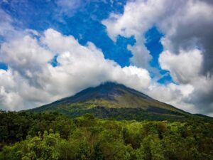 COSTA RICA OLAS Y VOLCANES 8 DÍAS