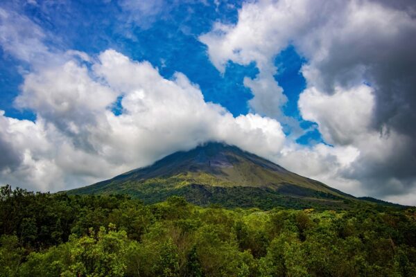 COSTA RICA OLAS Y VOLCANES 8 DÍAS