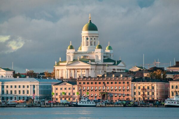 FIORDOS, ESTOCOLMO Y HELSINKI 12 DÍAS