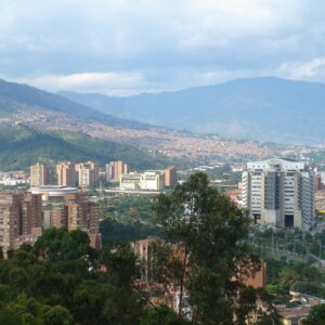 TOUR: VISITA POR LA CIUDAD + ALMUERZO EN MEDELLÍN
