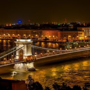 ESCENARIOS ILUMINADOS Y BARCO - BUDAPEST